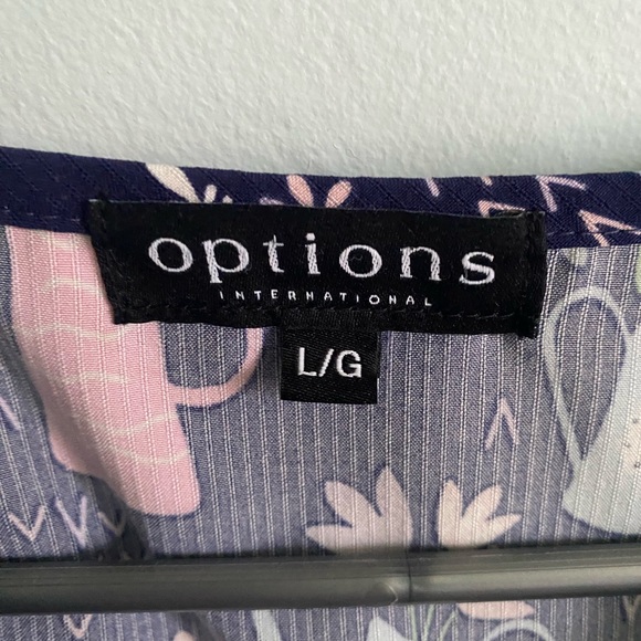 Scrub tops - Picture 2 of 14